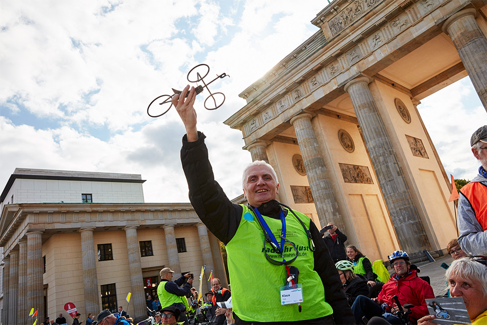 Klaus Vock vor dem Brandenburger Tor 2017